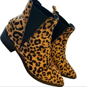 Steve Madden booties in outstanding condition